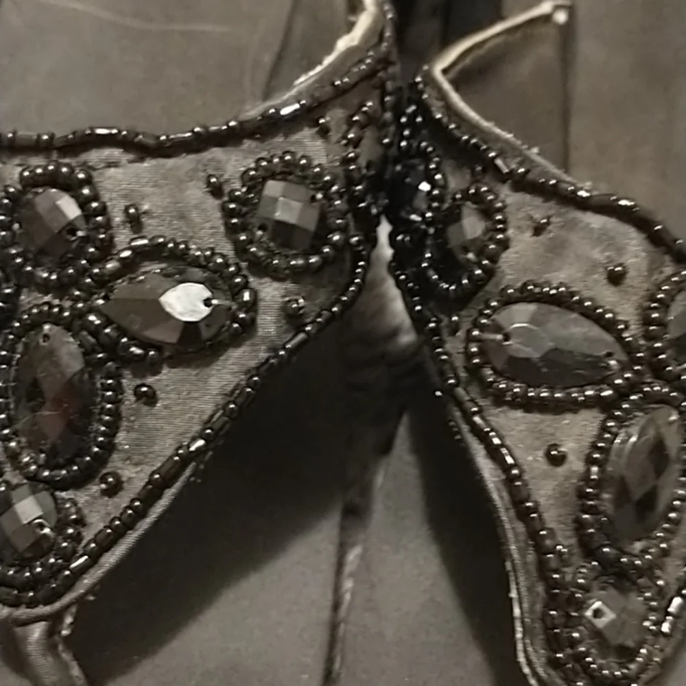 🎈3/$12! Jeweled Thong Sandals! - Picture 6 of 10